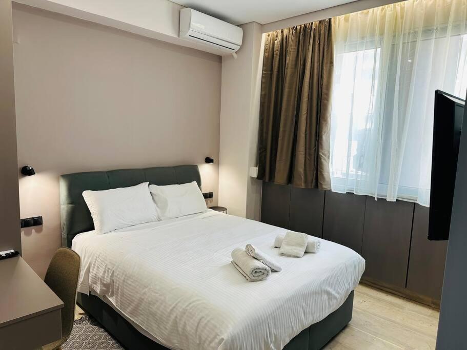 Port Brown 1 * Piraeus